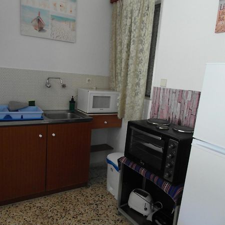 Eri Studios Agia Marina  Стая снимка