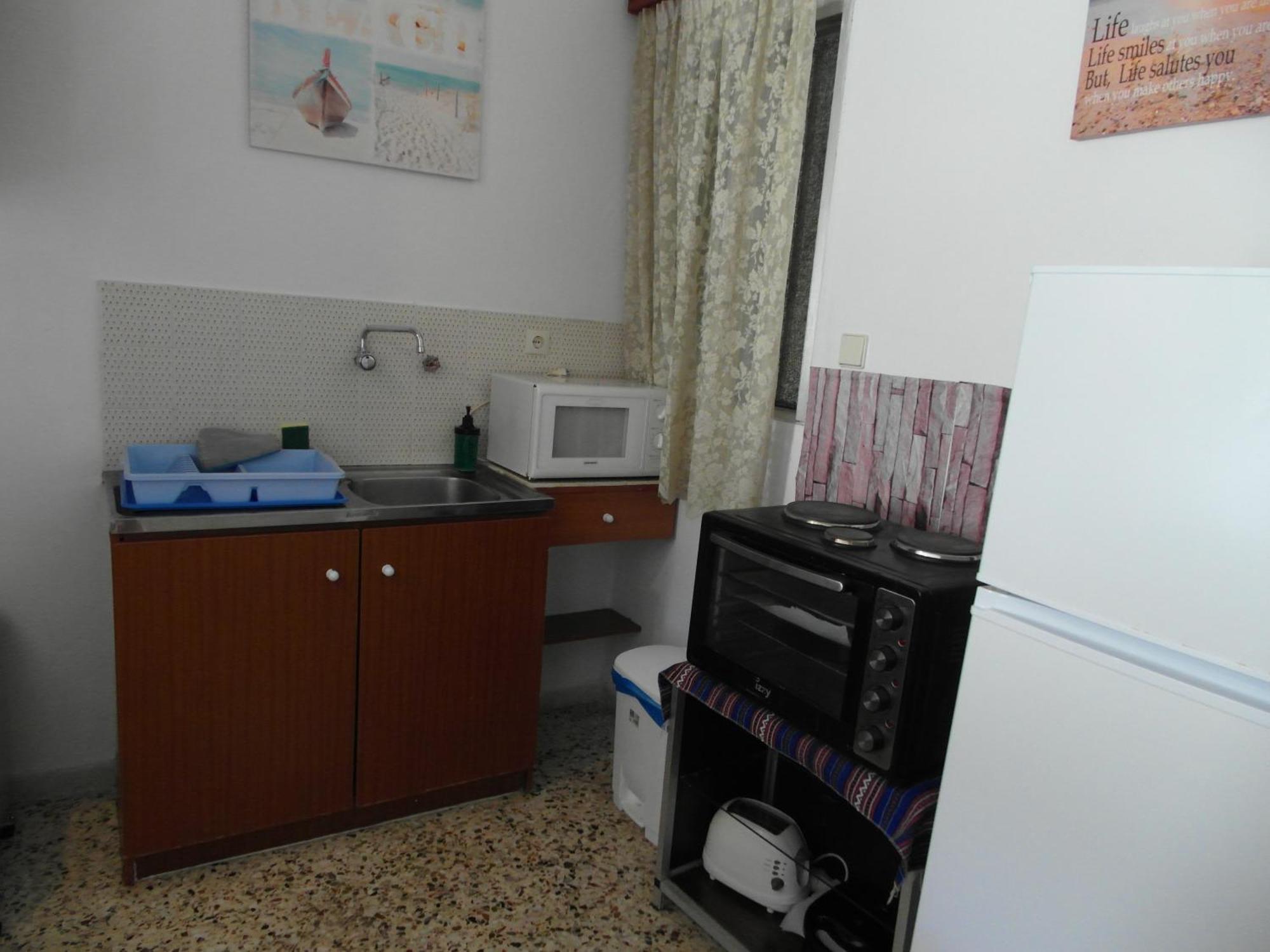 Eri Studios Agia Marina  Стая снимка