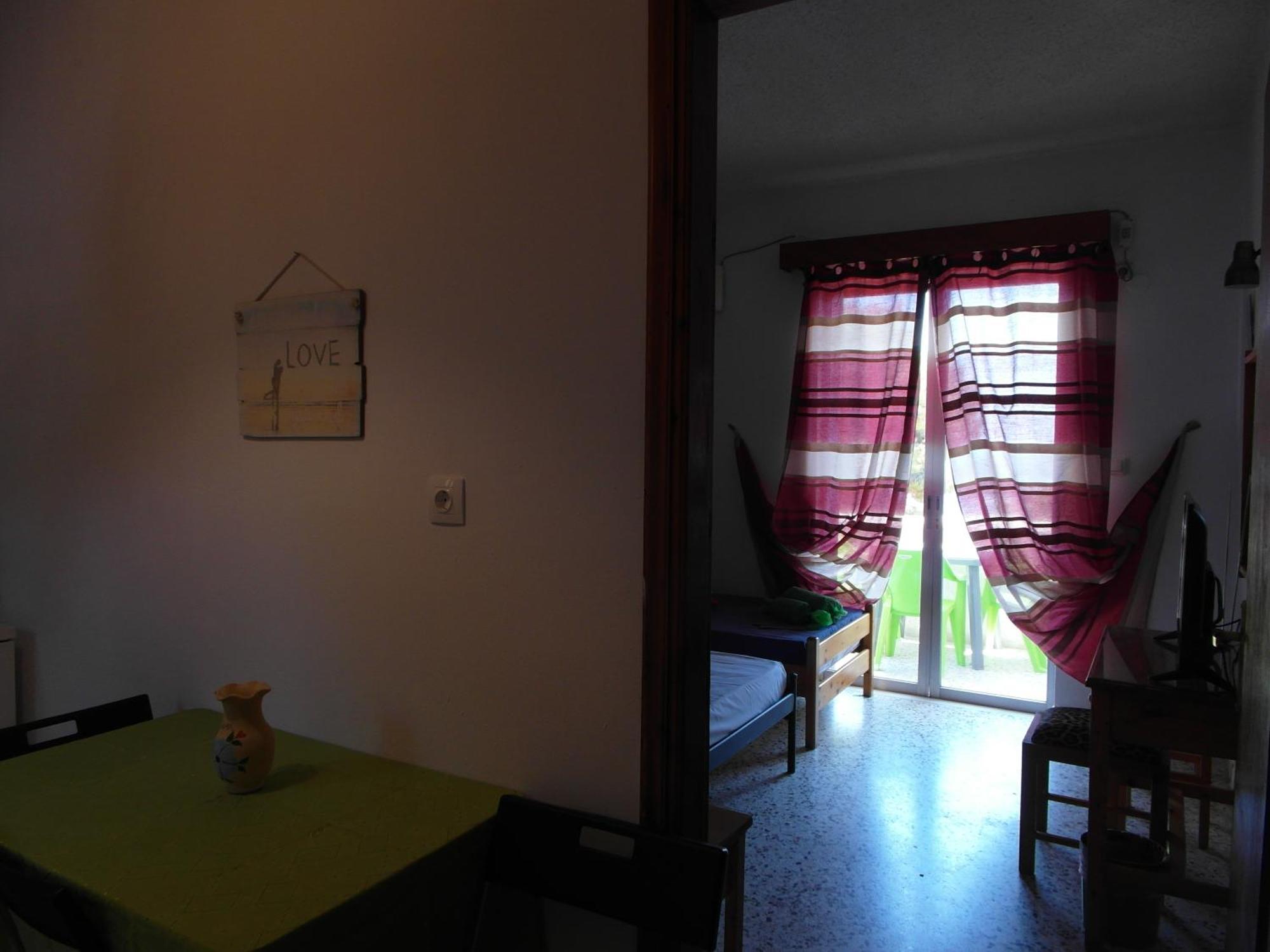 Eri Studios Agia Marina  Стая снимка