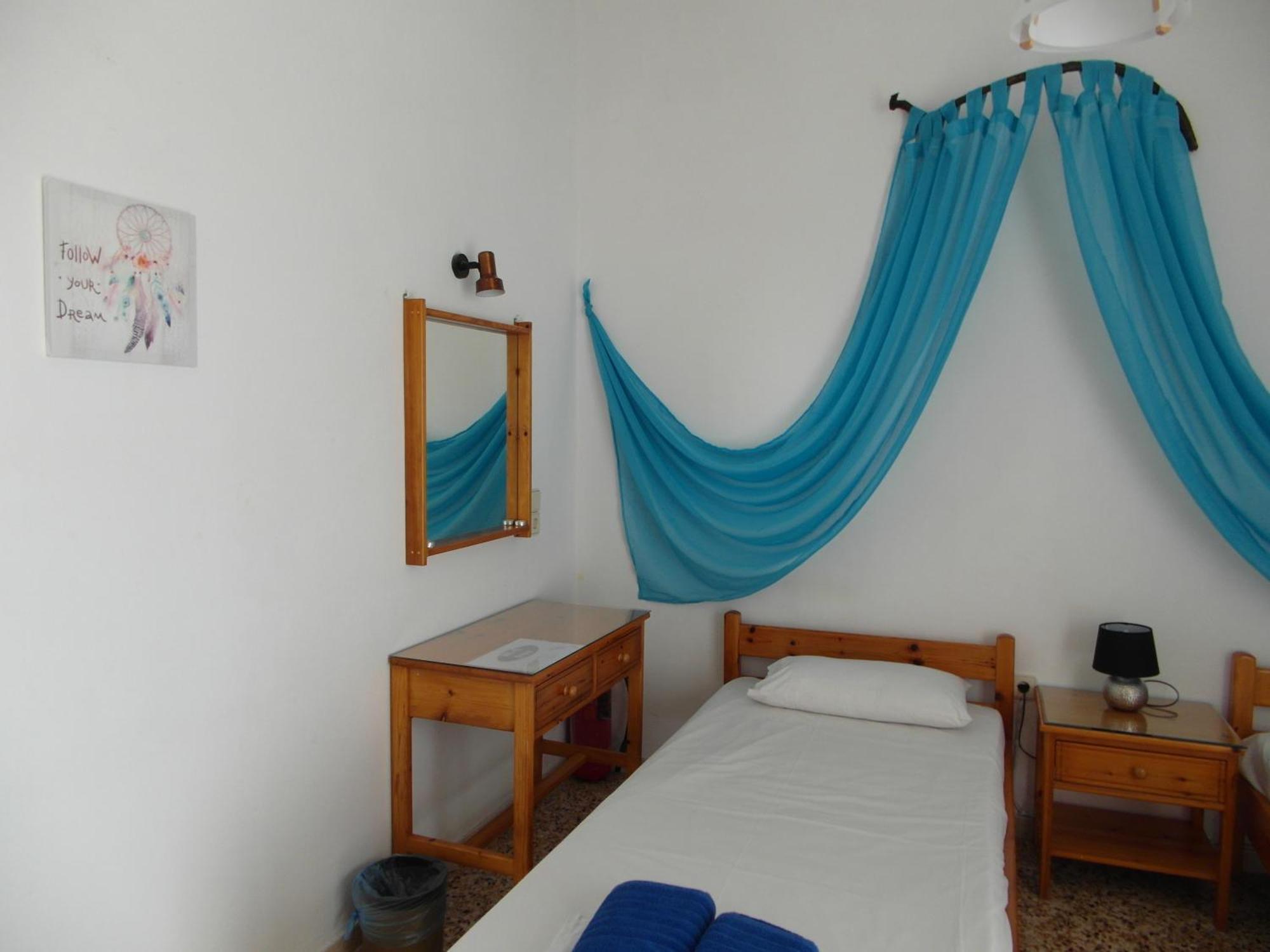 Eri Studios Agia Marina  Стая снимка