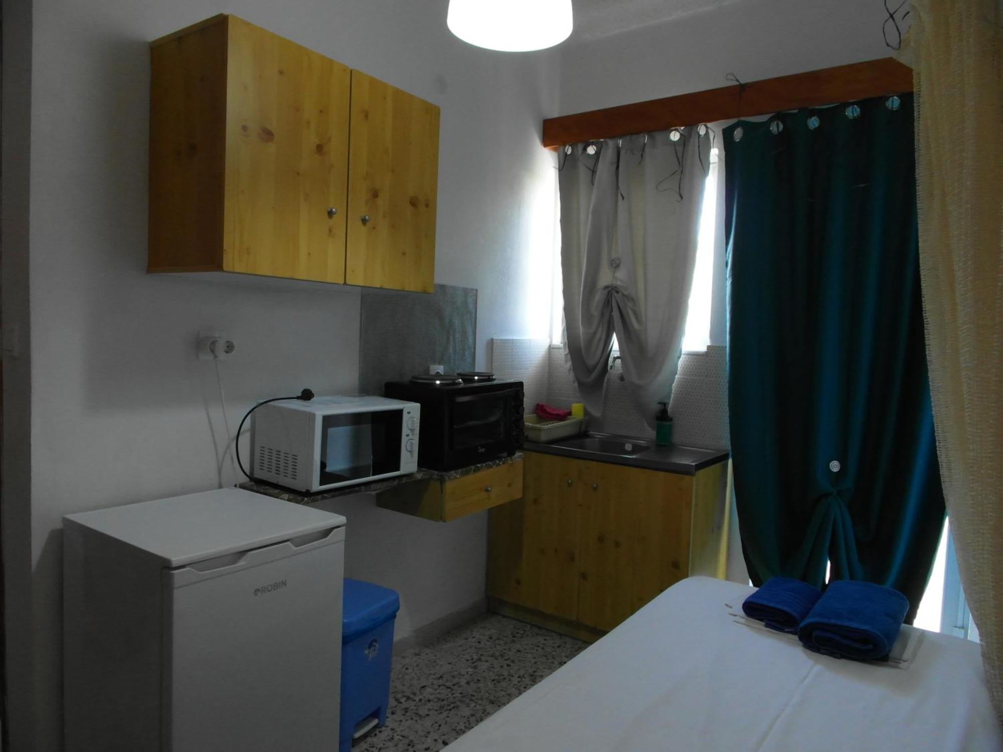 Eri Studios Agia Marina  Стая снимка